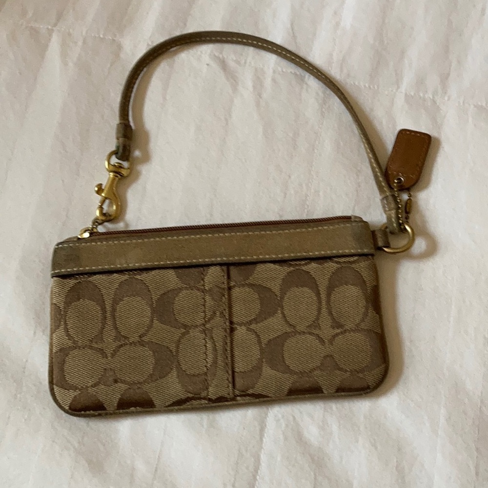 Wristlet